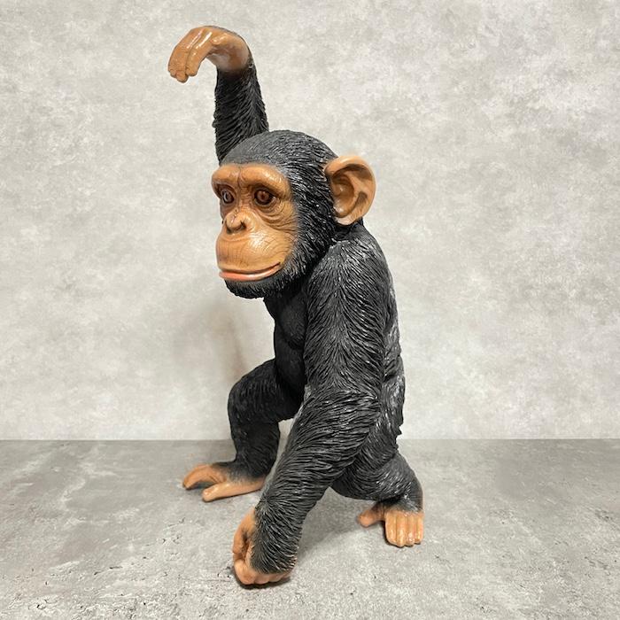 置物 動物 手を上げるチンパンジー 高さ43cm おしゃれ 大きい 玄関