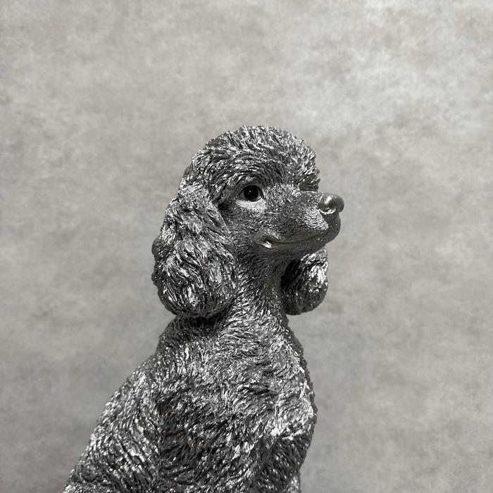 置物 犬 動物 待てプードル シルバー 銀色 豪華 高さ32.5cm woobia