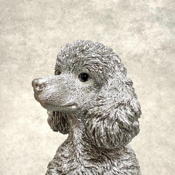 置物 犬 動物 待てプードル シルバー 銀色 豪華 高さ32.5cm woobia