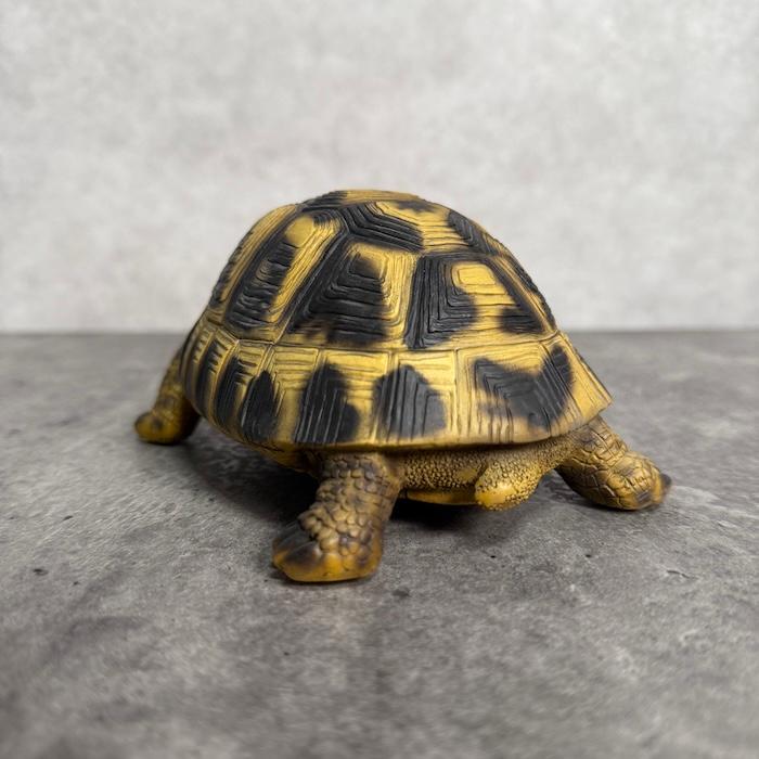 WOOBIA（ウービア） 亀の置物 ヘルマンリクガメ 動物 かわいい 玄関