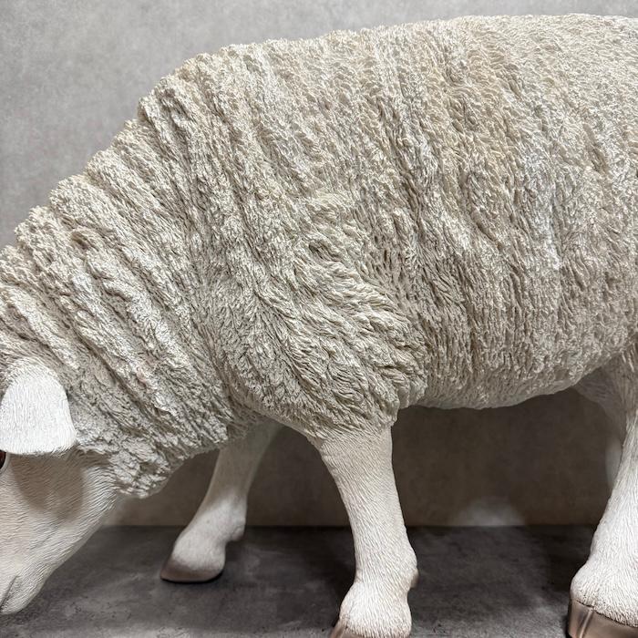 置物 動物 餌を探す羊 特大 横幅81cm おしゃれ 大きい 玄関 インテリア