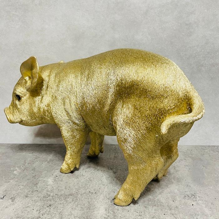 置物 動物 下を向く金色子豚 ゴールド 金色 縁起物 横幅37.6cm woobia