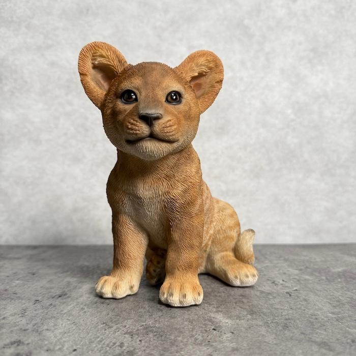WOOBIA（ウービア） 置物 お座り赤ちゃんライオン 小 高さ18cm 動物