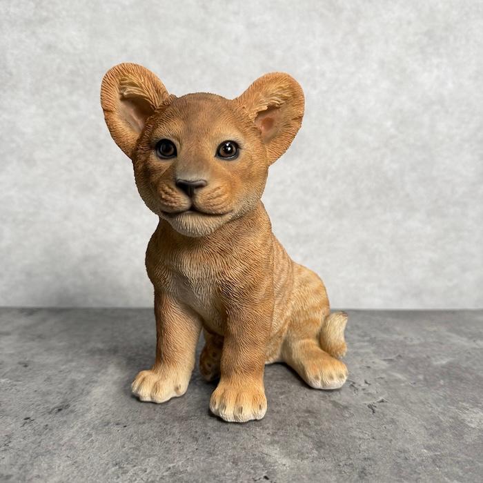 WOOBIA（ウービア） 置物 お座り赤ちゃんライオン 小 高さ18cm 動物