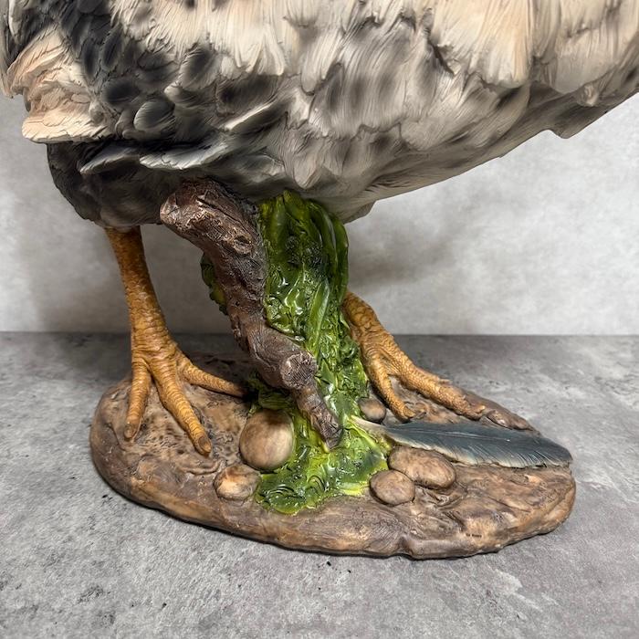 置物 鳥 かわいい 北欧 動物 屈むニワトリ 特大オブジェ 鶏 横幅64.1cm