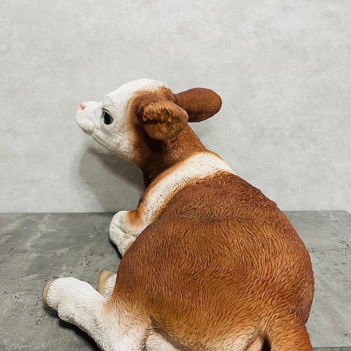 WOOBIA（ウービア） 置物 動物 寝そべった子牛 グッズ 横幅52.3cm