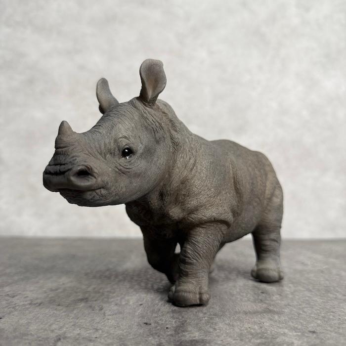 置物 動物 歩き出すサイ 小 高さ13cm  woobia おしゃれ 大きい 玄関インテリア 庭 かわいいオブジェ リアル |  | 03