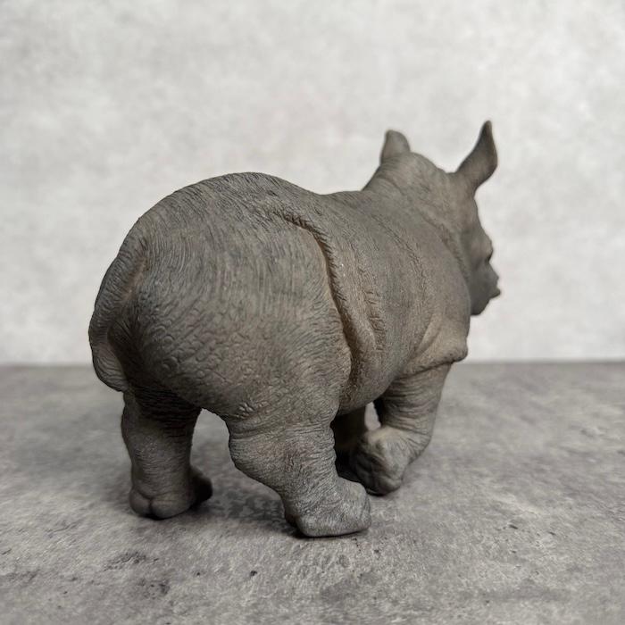 置物 動物 歩き出すサイ 小 高さ13cm  woobia おしゃれ 大きい 玄関インテリア 庭 かわいいオブジェ リアル |  | 06