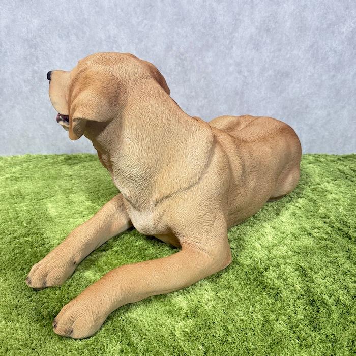 WOOBIA（ウービア） 犬 置物 大型 動物 うつぶせ ラブラドール