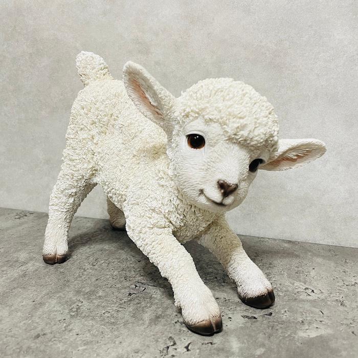 置物 かわいい 動物 玄関 前かがみの子羊 横幅24.5cm おしゃれ