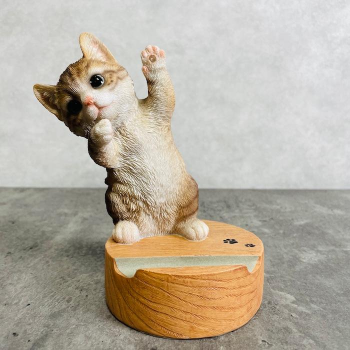 スマホスタンド 卓上 猫 おもしろ 動物 キジトラ白猫 ネコ 置物 かわいい おしゃれ 写真立て スマホホルダー woobia ウービア |  | 05