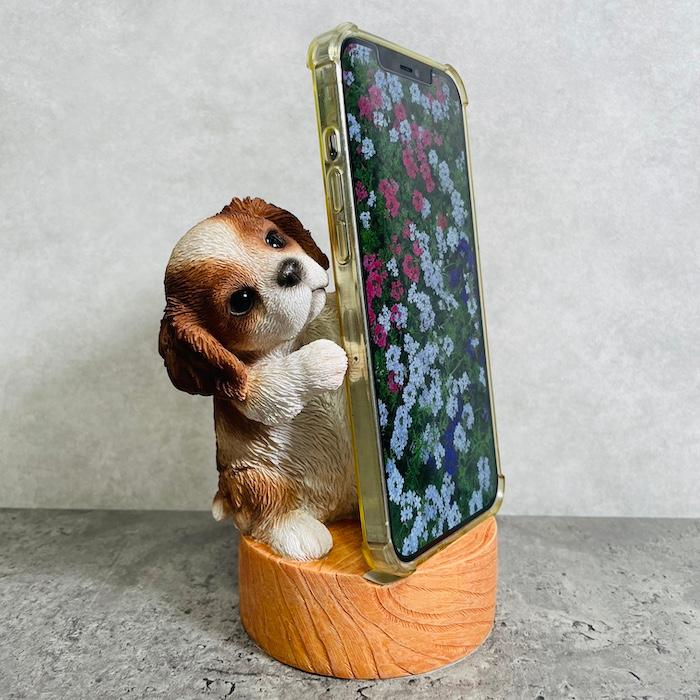 スマホスタンド 卓上 犬 おもしろ 動物 キャバリア 置物 かわいい おしゃれ リアル 写真立て スマホホルダー woobia ウービア |  | 01