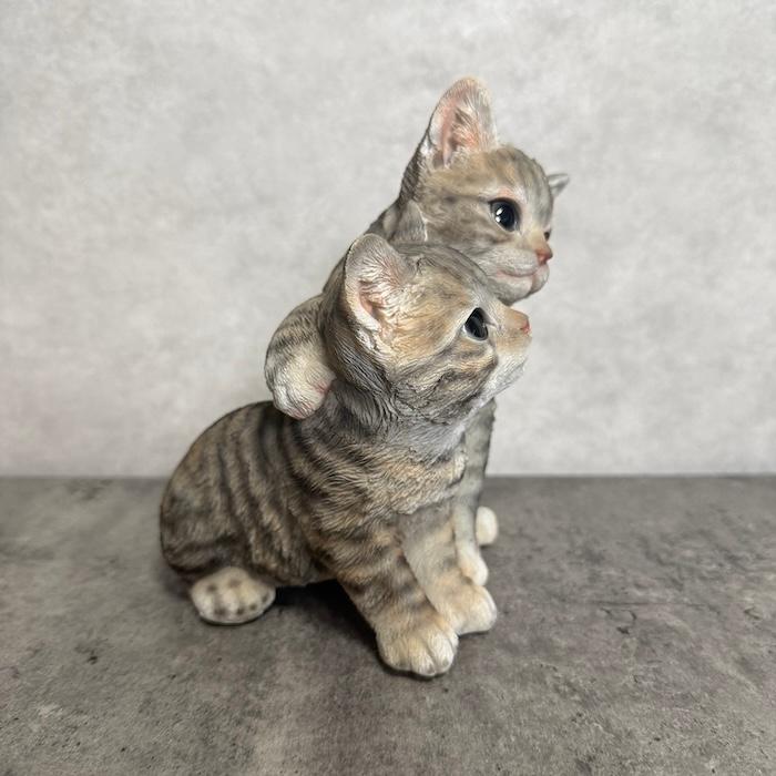 置物 動物 かわいい 寄り添うサバトラ猫 ネコ 高さ17.2cm woobia おしゃれ 大きい 玄関 インテリア 庭 オブジェ 大型 ウービア | WOOBIA | 14