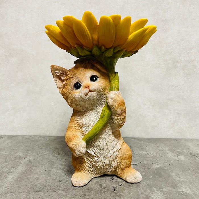 置物 猫 かわいい 動物 玄関 ひまわりのトレイを持つ茶トラ猫 高さ22.5