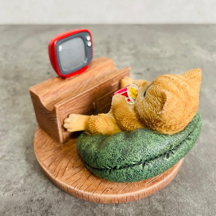 スマホスタンド 卓上 猫 おもしろ 動物 テレビを見る茶トラ猫 ネコ