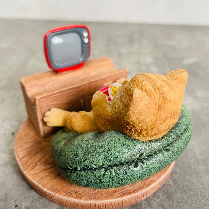 スマホスタンド 卓上 猫 おもしろ 動物 テレビを見る茶トラ猫 ネコ 置物 かわいい おしゃれ 写真立て スマホホルダー woobia ウービア |  | 09