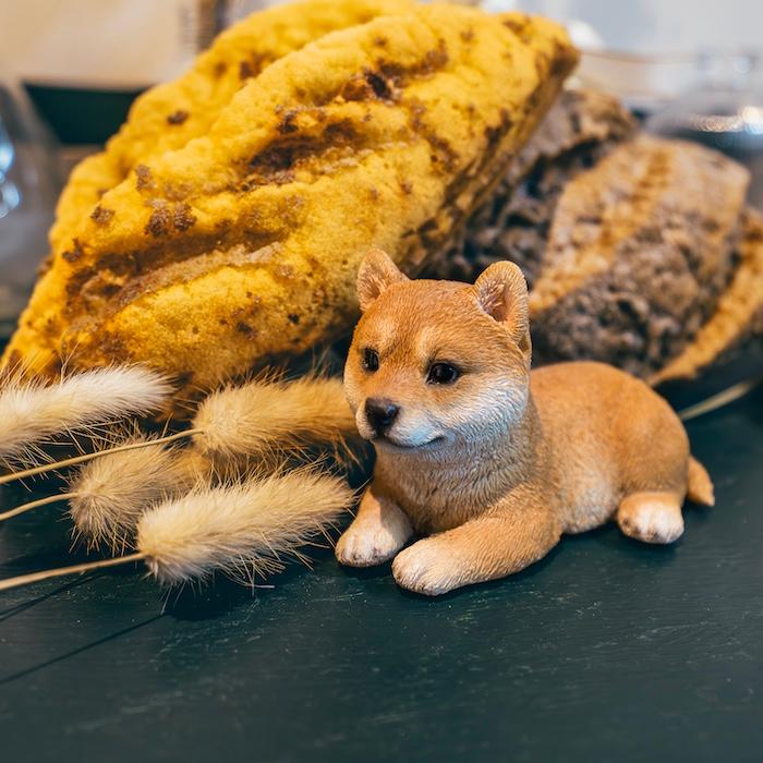 WOOBIA（ウービア） 置物 犬 かわいい 動物 玄関 リラックス子柴犬