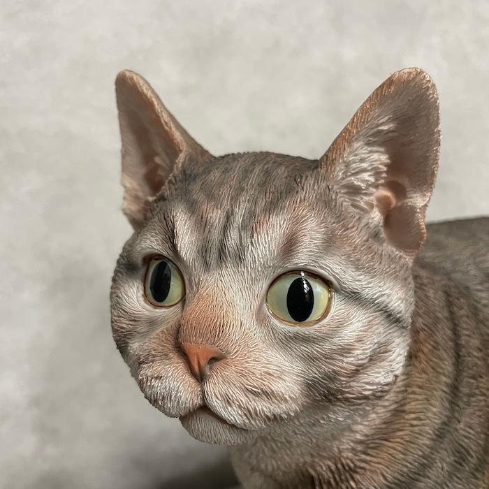 置物 猫 動物 かわいい 歩くサバトラ猫 大 ネコ 横幅32cm woobia