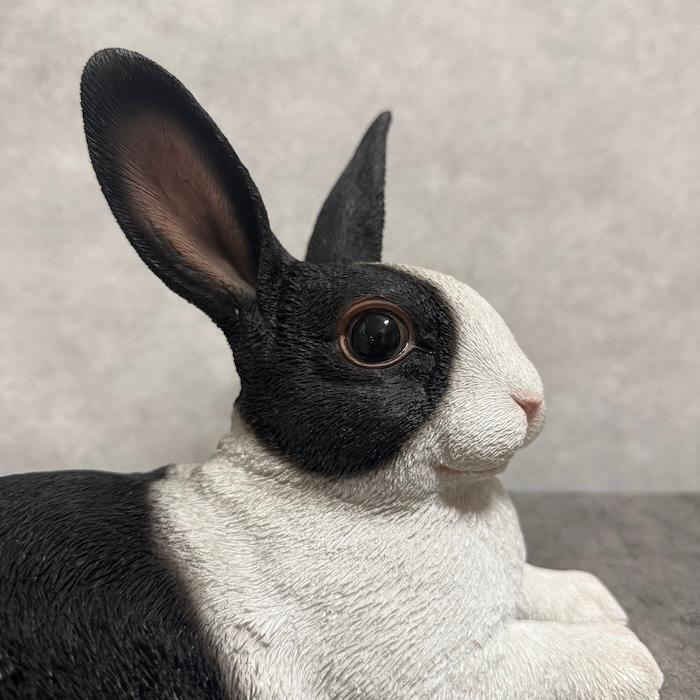 WOOBIA（ウービア） 置物 動物 リラックス黒白ウサギ 横幅31.5cm
