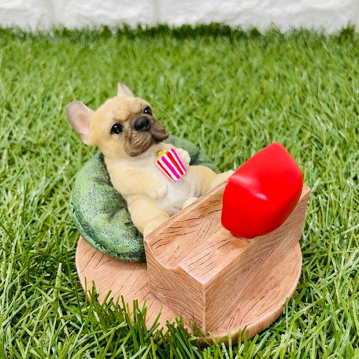 スマホスタンド 卓上 犬 おもしろ 動物 テレビを見るフレンチブルドッグ かわいい置物 おしゃれ スマホホルダー  woobia ウービア |  | 03