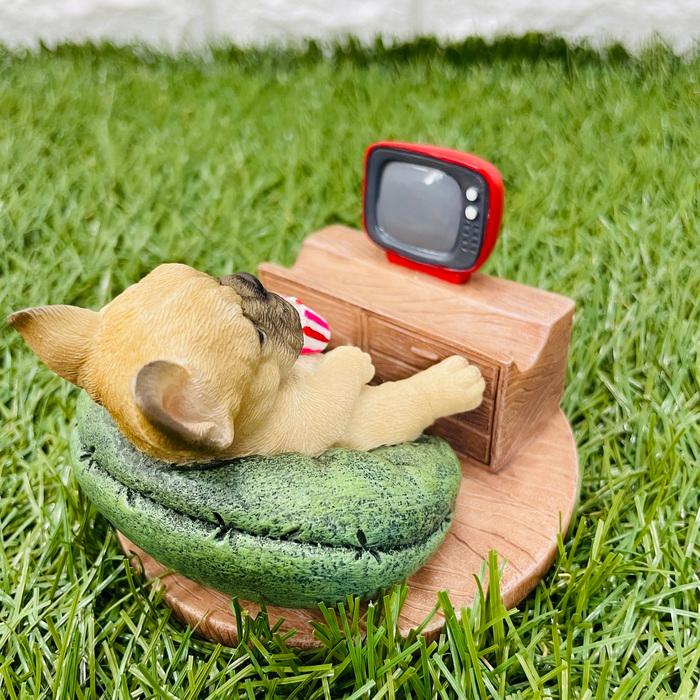 スマホスタンド 卓上 犬 おもしろ 動物 テレビを見るフレンチブルドッグ かわいい置物 おしゃれ スマホホルダー  woobia ウービア |  | 04