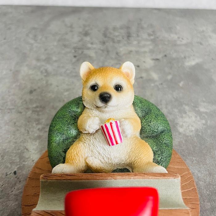 スマホスタンド 卓上 犬 おもしろ 動物 テレビを見る柴犬 置物 かわいい おしゃれ 写真立て スマホホルダー woobia ウービア |  | 03