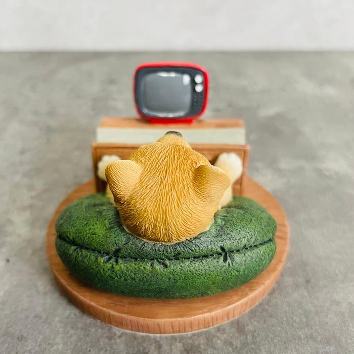 スマホスタンド 卓上 犬 おもしろ 動物 テレビを見る柴犬 置物 かわいい おしゃれ 写真立て スマホホルダー woobia ウービア |  | 06