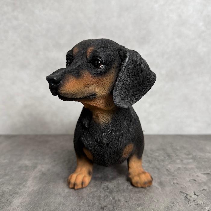 置物 犬 かわいい 動物 玄関 お座りダックスフンド ブラックタン