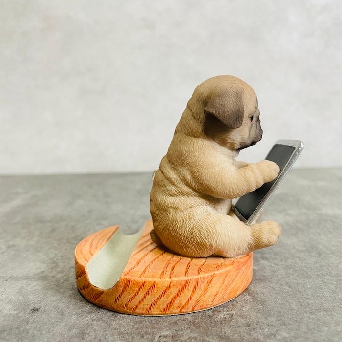 スマホスタンド 卓上 犬 おもしろ 動物 タブレットを見るパグ イヌ 置物 かわいい おしゃれ 写真立て スマホホルダー woobia ウービア |  | 03