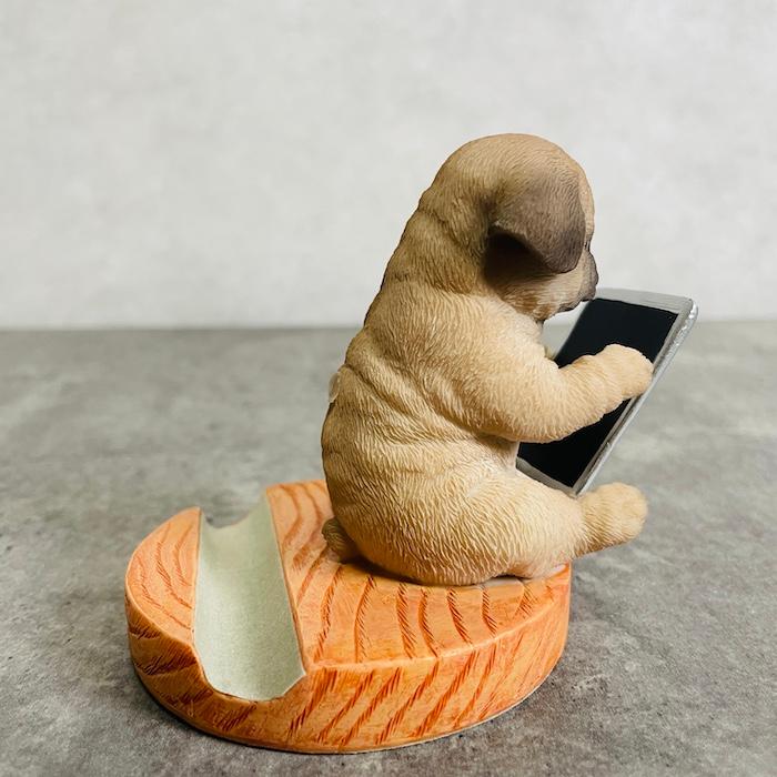 スマホスタンド 卓上 犬 おもしろ 動物 タブレットを見るパグ イヌ 置物 かわいい おしゃれ 写真立て スマホホルダー woobia ウービア |  | 07