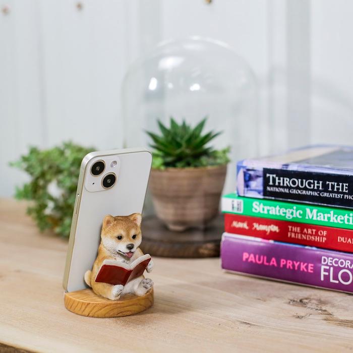 スマホスタンド 卓上 犬 おもしろ 動物 本を読んでる柴犬 イヌ 卓上 置物 かわいい おしゃれ 写真立て スマホホルダー woobia ウービア |  | 04