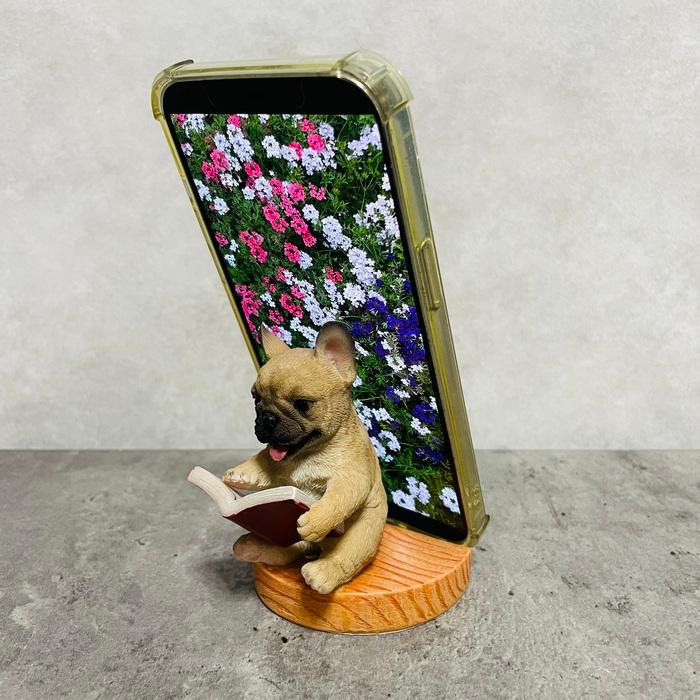 スマホスタンド 卓上 犬 おもしろ 動物 本を見るフレンチブルドッグ 置物 おしゃれ リアル スマホホルダー  woobia ウービア |  | 07