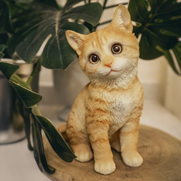 置物 動物 かわいい 首をかしげる茶トラ猫 ネコ 高さ20.2cm woobia おしゃれ 大きい 玄関 インテリア 庭 オブジェ 大型 |  | 07