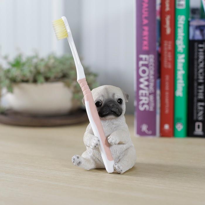 置物 犬 かわいい 動物 玄関 パグの歯ブラシ立て リアル インテリア ガーデンオーナメント woobia ウービア |  | 02