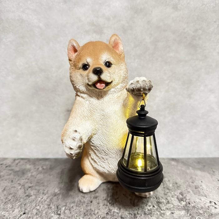 置物 犬 動物 ソーラーランプを左手で持ち上げる柴犬 グッズ 高さ28.5cm woobia おしゃれ 玄関 インテリア ガーデン かわいい オブジェ |  | 02