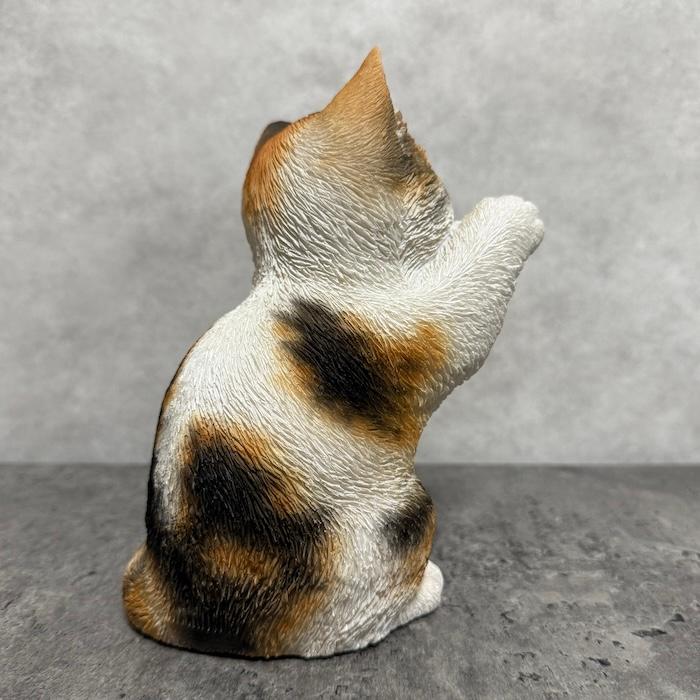 猫の置物 ソーラーランプを右手で持ち上げる三毛猫 高さ17cm woobia かわいい動物 おしゃれなインテリア |  | 08