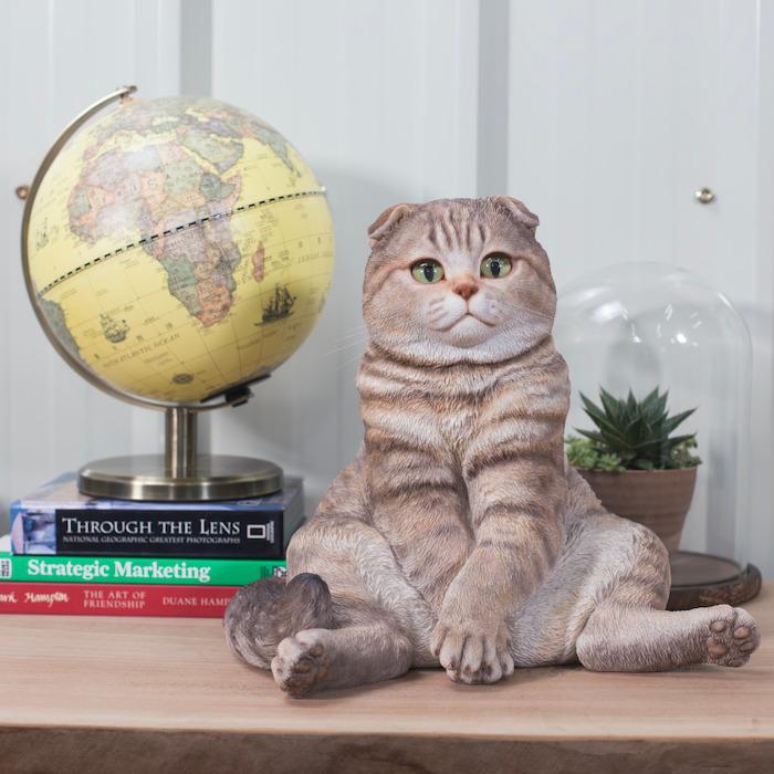 置物 猫 動物 スコ座り スコティッシュフォールドたれ耳 ネコ 高さ26cm