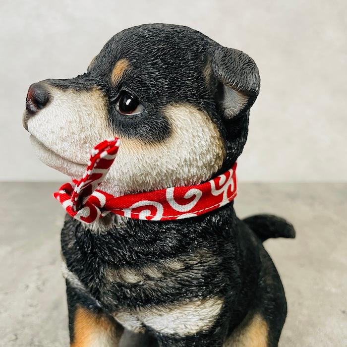 黒い犬の置物 赤いリボン付き 黒い犬の置物 赤いリボン付き 【公式通販】