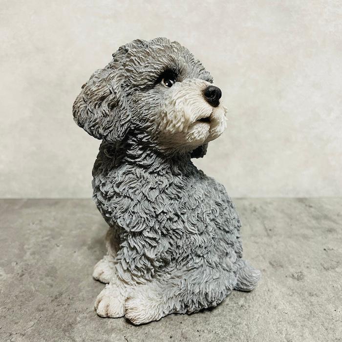 WOOBIA（ウービア） 置物 犬 かわいい 動物 玄関 振り返るトイプードル