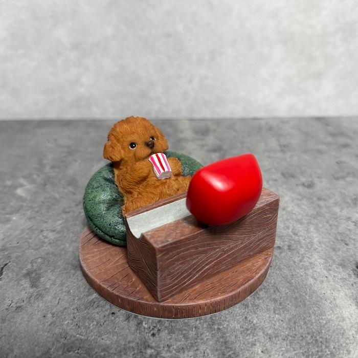 スマホスタンド 卓上 おもしろ 犬 動物 テレビを見るトイプードル