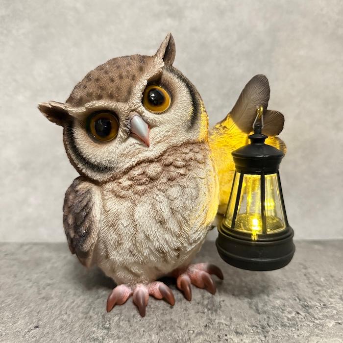 鳥の置物 ソーラーランプを左手で持ち上げるフクロウ 高さ16cm 縁起物 風水 woobia かわいい おしゃれ インテリア オブジェ |  | 03