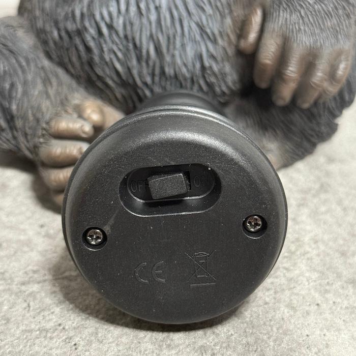 置物 かわいい 動物 玄関 ソーラーランプを右手で持ち上げる黒ゴリラ おしゃれ インテリア ガーデンオーナメント woobia ウービア |  | 05