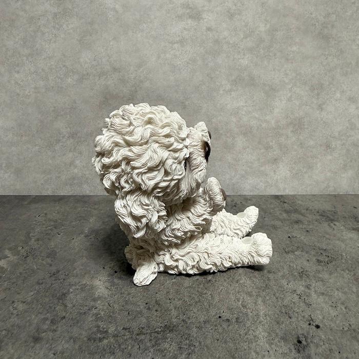 スマホスタンド 卓上 犬 おもしろ 動物 お座りトイプードル 白 置物