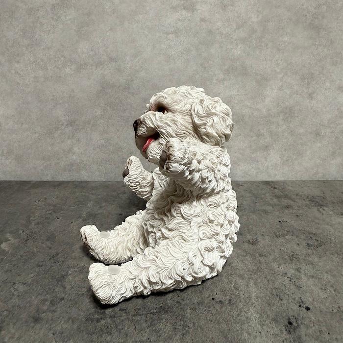 スマホスタンド 卓上 犬 おもしろ 動物 お座りトイプードル 白 置物