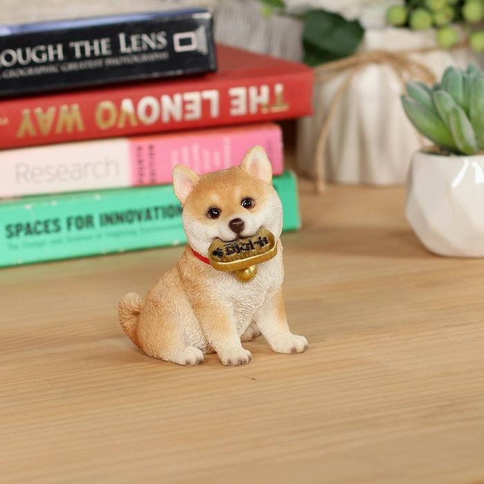 WOOBIA（ウービア） 犬 置物 モチーフ金貨をくわえる柴犬 縁起物 開運