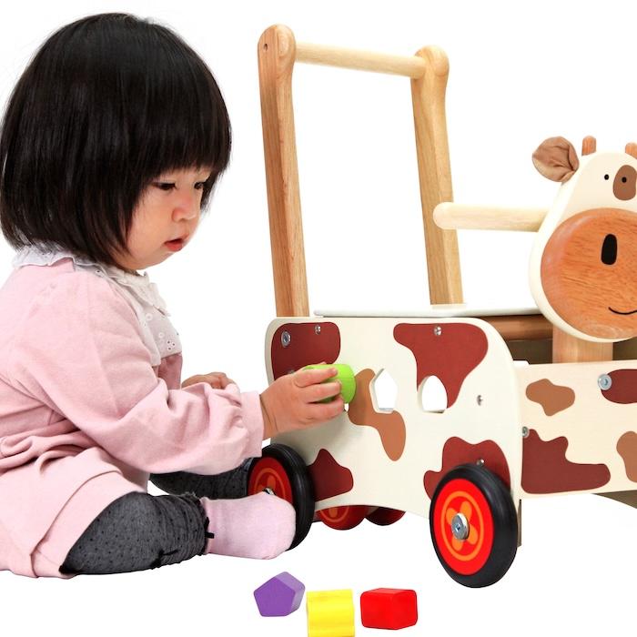 知育玩具 ウォーカー&ライド カウ 木製 おもちゃ 1歳 誕生日プレゼント 出産祝い 手押し車 乗用 型はめ 男の子 女の子 アイムトイ |  | 03