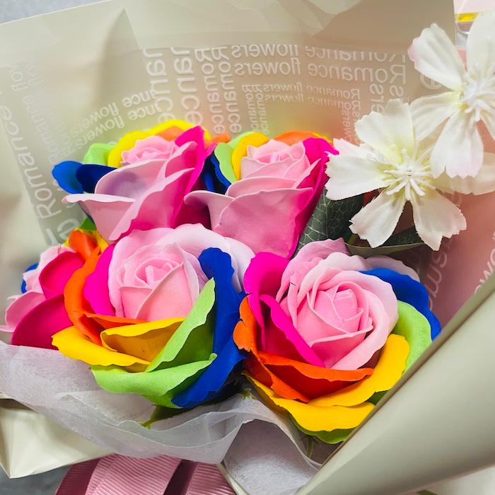 ソープフラワー レインボーローズブーケ 高さ約30cm シャボンフラワー 石鹸素材 プレゼントギフト おしゃれでかわいいお花 母の日 お祝い |  | 05
