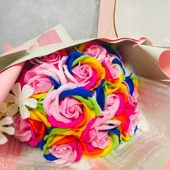 ソープフラワー レインボーローズブーケ 高さ約45cm シャボンフラワー 石鹸素材 プレゼントギフト おしゃれでかわいいお花 母の日 お祝い |  | 07