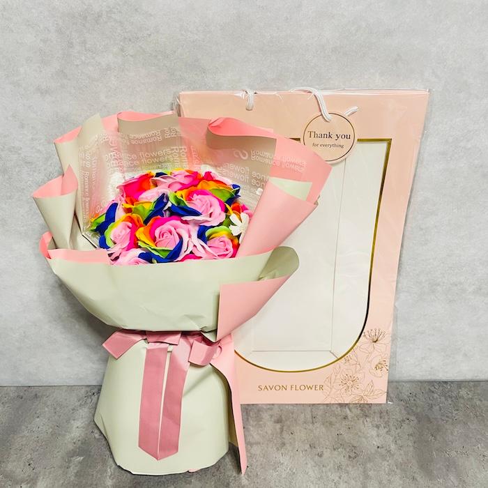 ソープフラワー レインボーローズブーケ 高さ約45cm シャボンフラワー 石鹸素材 プレゼントギフト おしゃれでかわいいお花 母の日 お祝い |  | 09