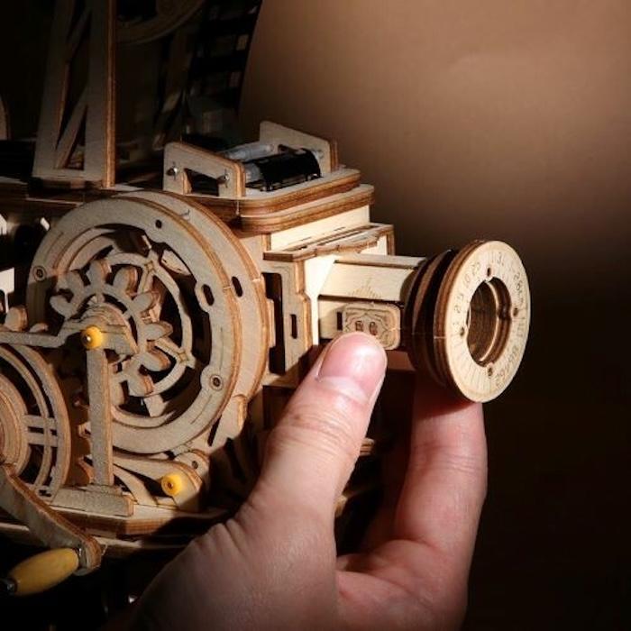 つくるんです LK601 映写機 3Dウッドパズル 手回し投影式 映写キット